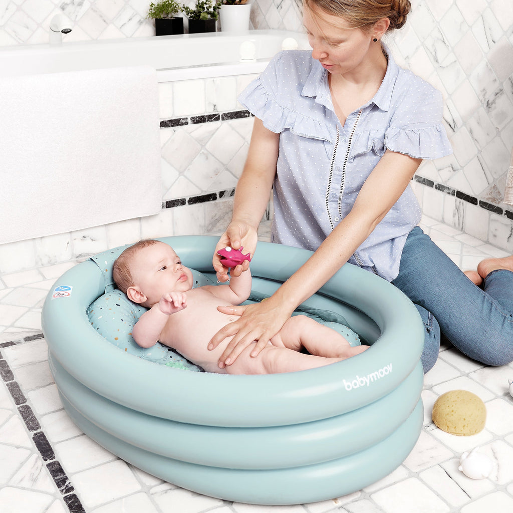 Babymoov Aquadots Inflatable Baby Bathtub & Paddling Pool | Portable 2-in-1 Newborn to Toddler Bath