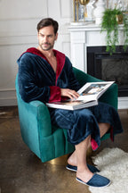 Men’s Hooded Plush Robe – Lightweight Microfiber Bathrobe with Moisture-Wicking Comfort for Home, Spa & Travel