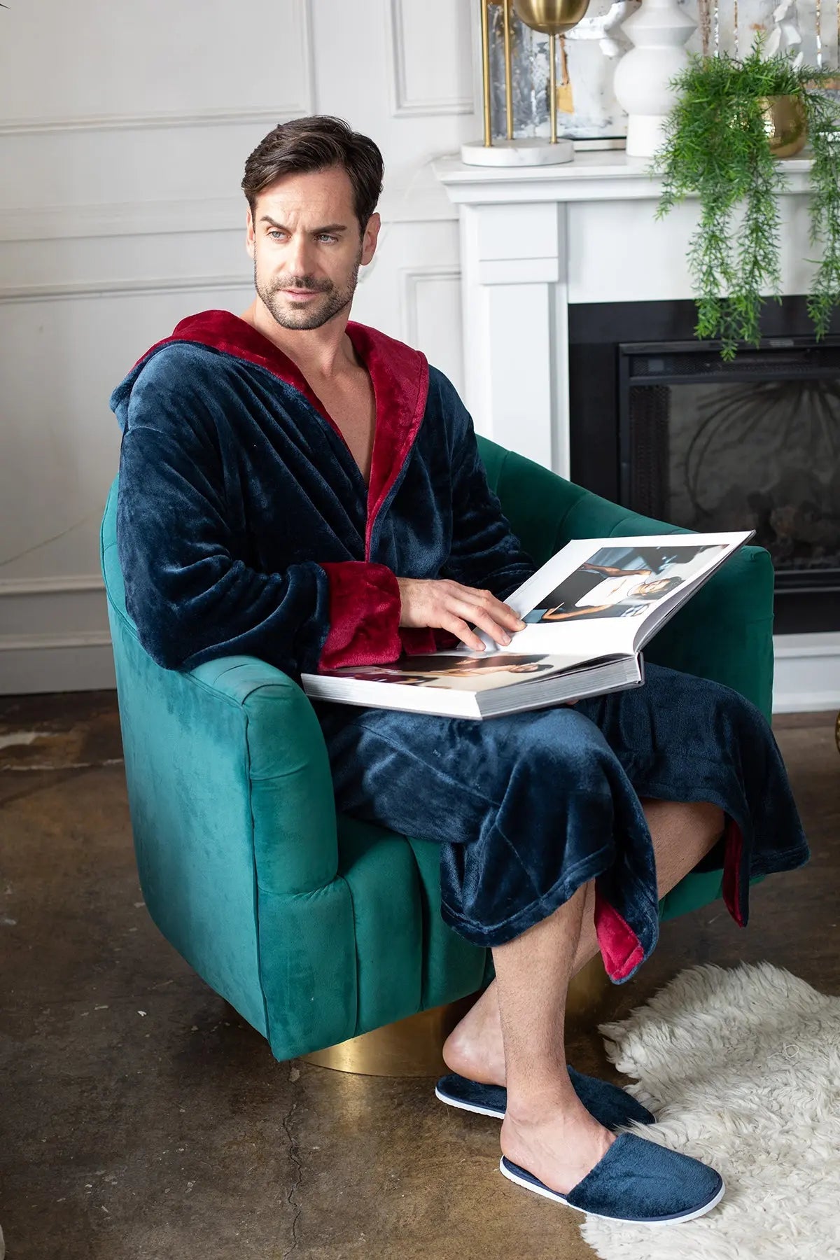 Men’s Hooded Plush Robe – Lightweight Microfiber Bathrobe with Moisture-Wicking Comfort for Home, Spa & Travel