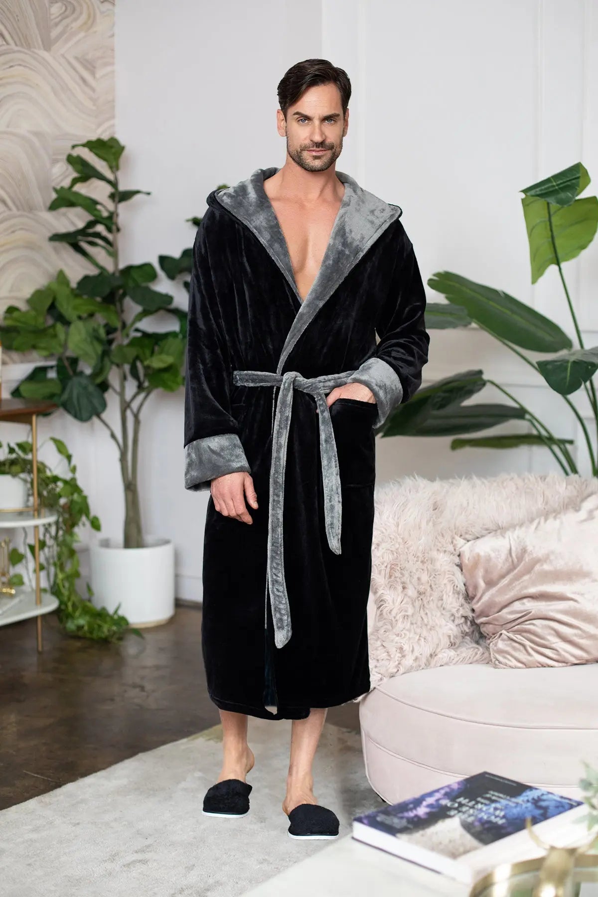 Men’s Hooded Plush Robe – Lightweight Microfiber Bathrobe with Moisture-Wicking Comfort for Home, Spa & Travel