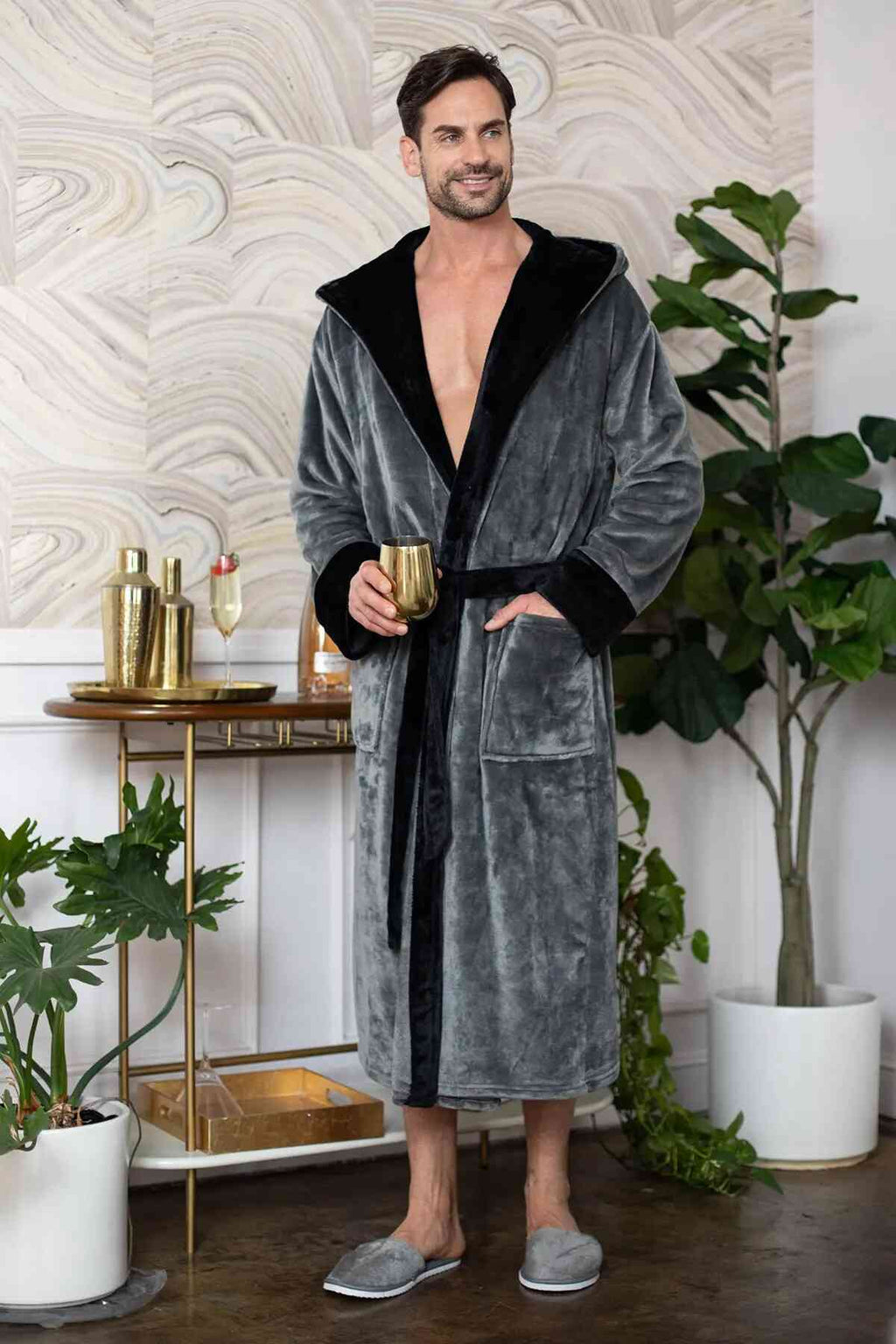 Men’s Hooded Plush Robe – Lightweight Microfiber Bathrobe with Moisture-Wicking Comfort for Home, Spa & Travel