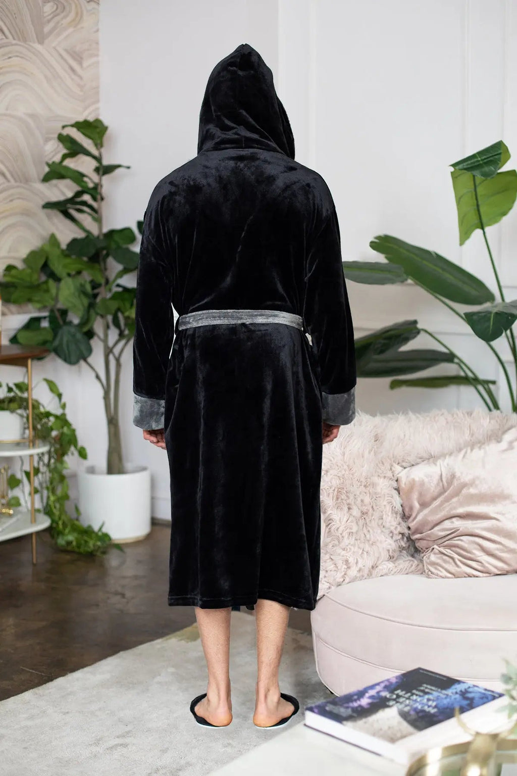 Men’s Hooded Plush Robe – Lightweight Microfiber Bathrobe with Moisture-Wicking Comfort for Home, Spa & Travel